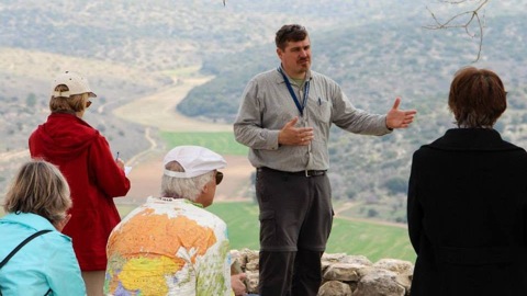 Baruch Kvasnica, HBT’s Academic Coordinator, touring with a group of students